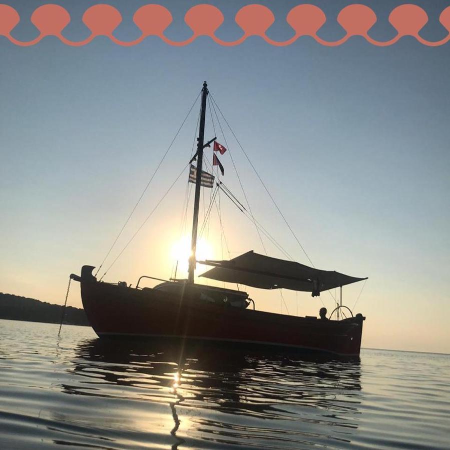 Отель Yayaki Spetses Экстерьер фото